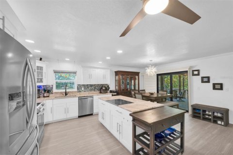 Townhouse in Seminole, Florida 3 bedrooms, 170.85 sq.m. № 2100848 - photo 9