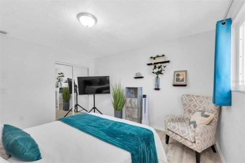 Townhouse in Seminole, Florida 3 bedrooms, 170.85 sq.m. № 2100848 - photo 24
