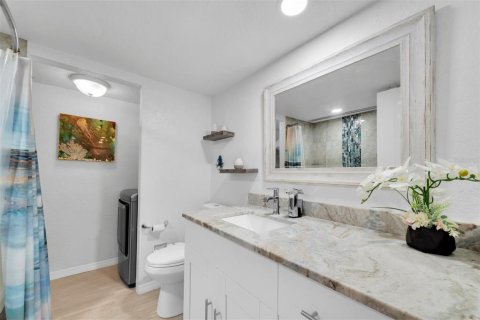 Townhouse in Seminole, Florida 3 bedrooms, 170.85 sq.m. № 2100848 - photo 12