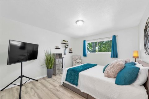 Townhouse in Seminole, Florida 3 bedrooms, 170.85 sq.m. № 2100848 - photo 23