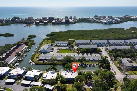 Townhouse in Seminole, Florida 3 bedrooms, 170.85 sq.m. № 2100848