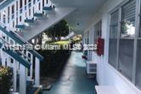 Condo in West Palm Beach, Florida, 1 bedroom  № 1943141