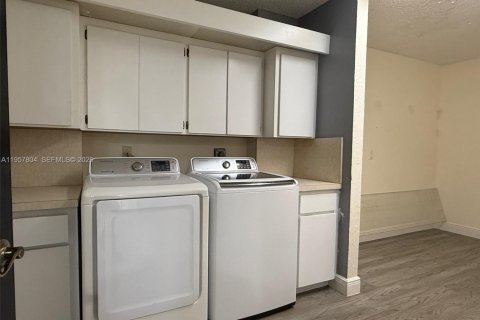 Copropriété à louer à Davie, Floride: 2 chambres, 128.67 m2 № 2042216 - photo 9