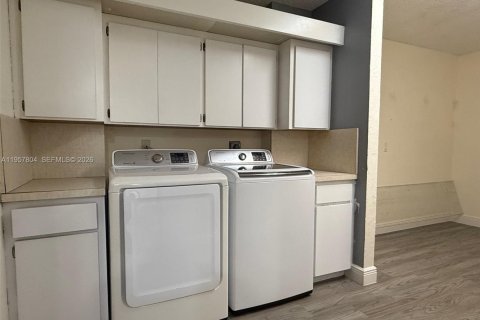 Copropriété à louer à Davie, Floride: 2 chambres, 128.67 m2 № 2042216 - photo 10