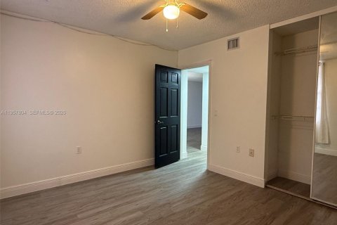 Copropriété à louer à Davie, Floride: 2 chambres, 128.67 m2 № 2042216 - photo 18