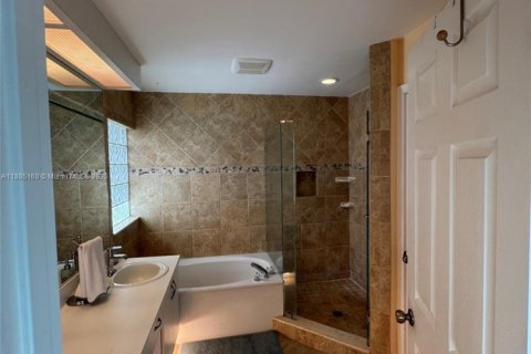 House in Boca Raton, Florida 3 bedrooms, 173.17 sq.m. № 1930627 - photo 11