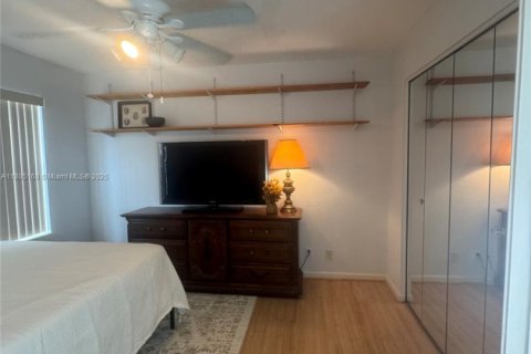 House in Boca Raton, Florida 3 bedrooms, 173.17 sq.m. № 1930627 - photo 18