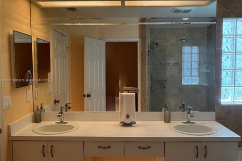 House in Boca Raton, Florida 3 bedrooms, 173.17 sq.m. № 1930627 - photo 12