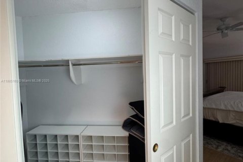 House in Boca Raton, Florida 3 bedrooms, 173.17 sq.m. № 1930627 - photo 14