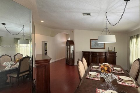 House in Boca Raton, Florida 3 bedrooms, 173.17 sq.m. № 1930627 - photo 5