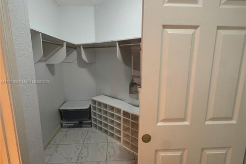 House in Boca Raton, Florida 3 bedrooms, 173.17 sq.m. № 1930627 - photo 15