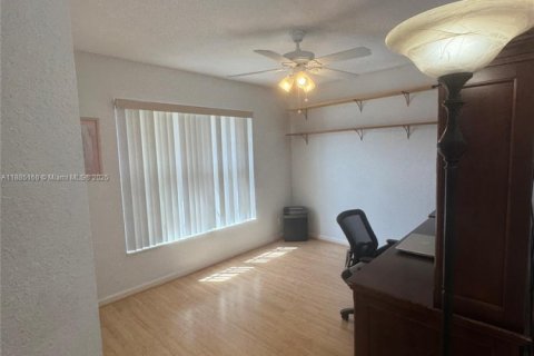 House in Boca Raton, Florida 3 bedrooms, 173.17 sq.m. № 1930627 - photo 21