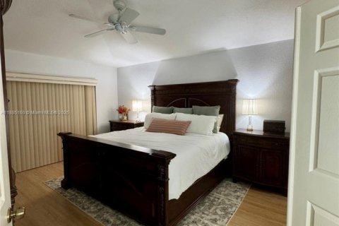 House in Boca Raton, Florida 3 bedrooms, 173.17 sq.m. № 1930627 - photo 9