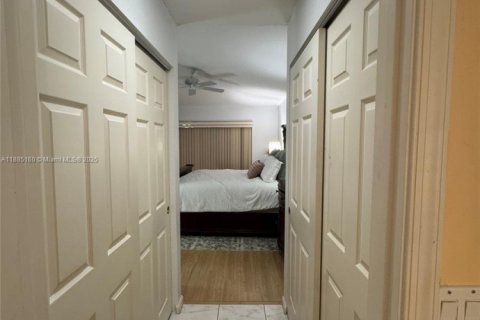 House in Boca Raton, Florida 3 bedrooms, 173.17 sq.m. № 1930627 - photo 13