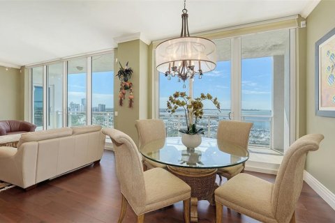 Condo in Sarasota, Florida, 4 bedrooms  № 1409656 - photo 17