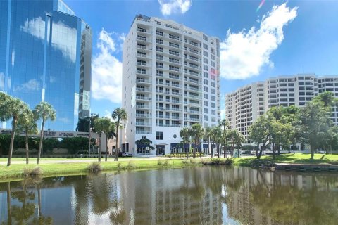 Condo in Sarasota, Florida, 4 bedrooms  № 1409656 - photo 7