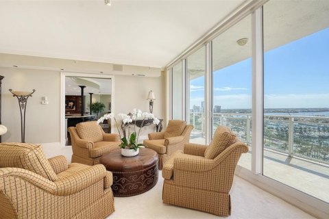 Condo in Sarasota, Florida, 4 bedrooms  № 1409656 - photo 12