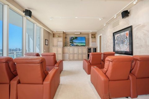 Condo in Sarasota, Florida, 4 bedrooms  № 1409656 - photo 16