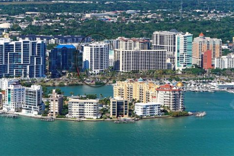 Condo in Sarasota, Florida, 4 bedrooms  № 1409656 - photo 3