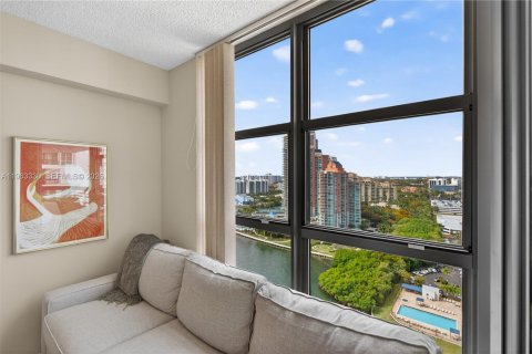 Condo in Aventura, Florida, 2 bedrooms  № 2028706 - photo 20