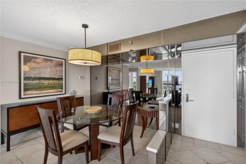 Condo in Aventura, Florida, 2 bedrooms  № 2028706 - photo 7