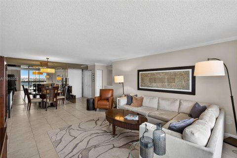 Condo in Aventura, Florida, 2 bedrooms  № 2028706 - photo 3