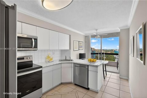 Condo in Aventura, Florida, 2 bedrooms  № 2028706 - photo 9