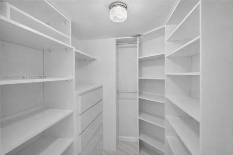 Condo in Aventura, Florida, 2 bedrooms  № 2028706 - photo 14