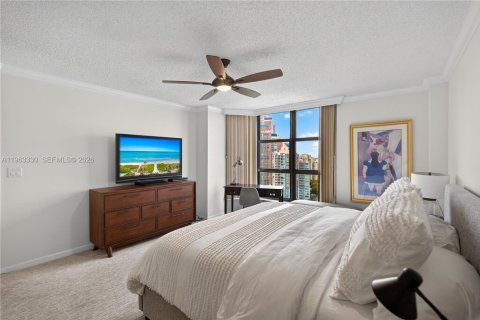 Condo in Aventura, Florida, 2 bedrooms  № 2028706 - photo 12