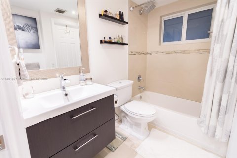 Copropriété à louer à Miami, Floride: 1 chambre, 66.15 m2 № 1892261 - photo 9