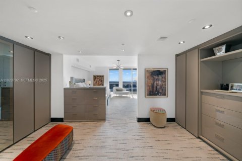 Copropriété à vendre à Miami Beach, Floride: 3 chambres, 305.09 m2 № 1982667 - photo 19