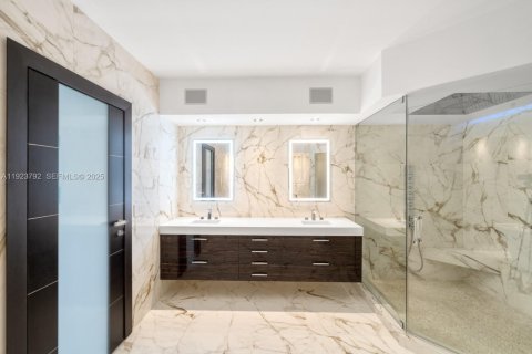 Copropriété à vendre à Miami Beach, Floride: 3 chambres, 305.09 m2 № 1982667 - photo 21