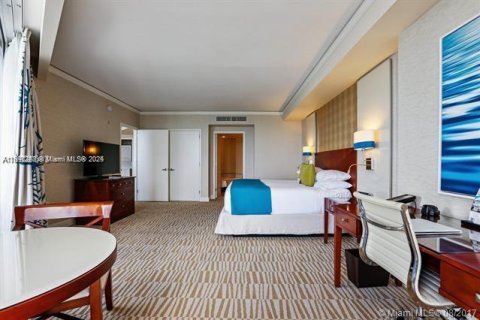 Condo in Sunny Isles Beach, Florida, 2 bedrooms  № 2014583 - photo 5