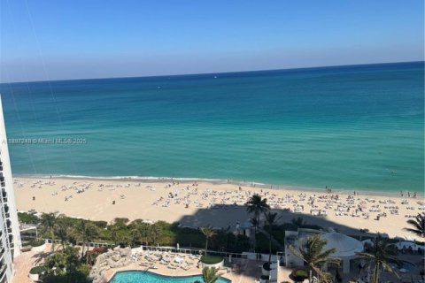 Condo in Sunny Isles Beach, Florida, 2 bedrooms  № 2014583 - photo 23