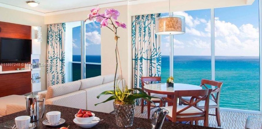 Condo in Sunny Isles Beach, Florida, 2 bedrooms  № 2014583