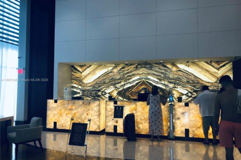Condo in Sunny Isles Beach, Florida, 2 bedrooms  № 2014583 - photo 28