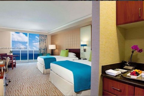 Condo in Sunny Isles Beach, Florida, 2 bedrooms  № 2014583 - photo 8