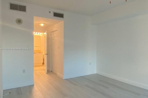 Condo in Hollywood, Florida, 2 bedrooms  № 1726833 - photo 25