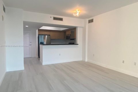 Condo in Hollywood, Florida, 2 bedrooms  № 1726833 - photo 8