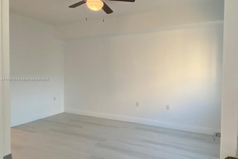 Condo in Hollywood, Florida, 2 bedrooms  № 1726833 - photo 24