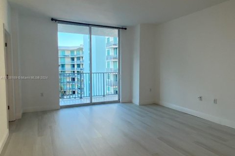 Condo in Hollywood, Florida, 2 bedrooms  № 1726833 - photo 10