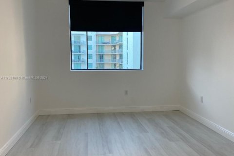 Condo in Hollywood, Florida, 2 bedrooms  № 1726833 - photo 18