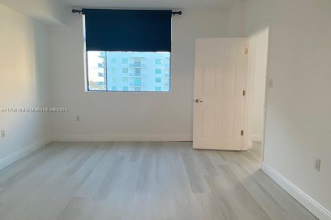 Condo in Hollywood, Florida, 2 bedrooms  № 1726833 - photo 26