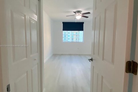 Condo in Hollywood, Florida, 2 bedrooms  № 1726833 - photo 21