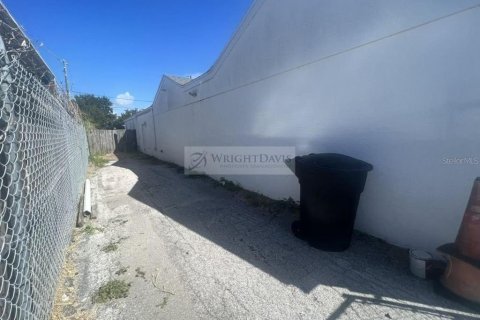 Casa en alquiler en Saint Petersburg, Florida, 1 dormitorio, 243.78 m2 № 2390974 - foto 16