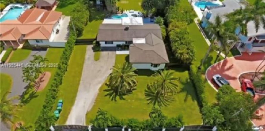 Villa ou maison à Miami, Floride 3 chambres, 267.93 m2 № 2024402