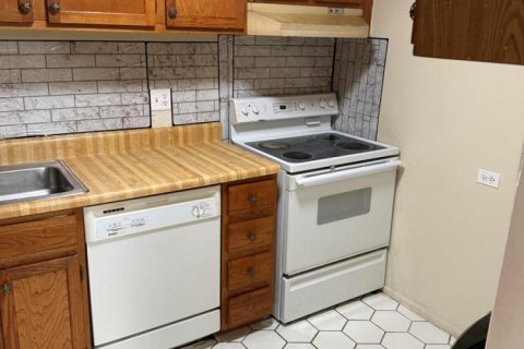 Condo in Lauderhill, Florida, 1 bedroom № 2188086 - photo 5