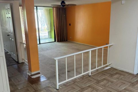 Condo in Lauderhill, Florida, 1 bedroom № 2188086 - photo 2