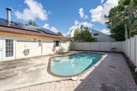 Casa en venta en Lauderhill, Florida, 5 dormitorios, 248.05 m2 № 2426773 - foto 25