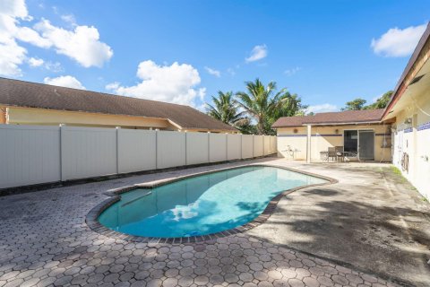 Casa en venta en Lauderhill, Florida, 5 dormitorios, 248.05 m2 № 2426773 - foto 26